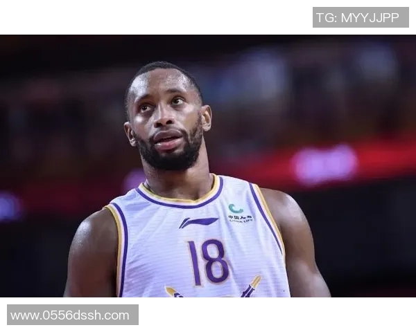 韩德君：从篮球场上的巨人到生活中的榜样，见证奋斗与荣耀的传奇人生